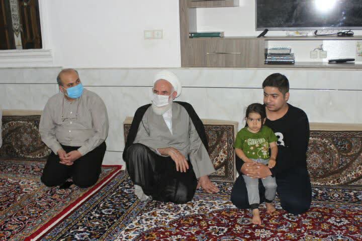 دیدار امام جمعه کاشان با خانواده شهدای دفاع مقدس، مدافع امنیت و جانبازان