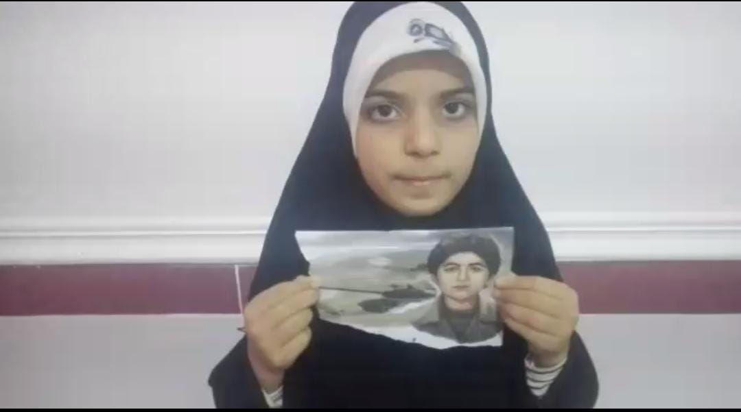 بازخوانی بخشی از وصیت نامه شهید حسین فهمیده توسط خبرنگار کودک و نوجوان پایگاه خبری شهید یاران