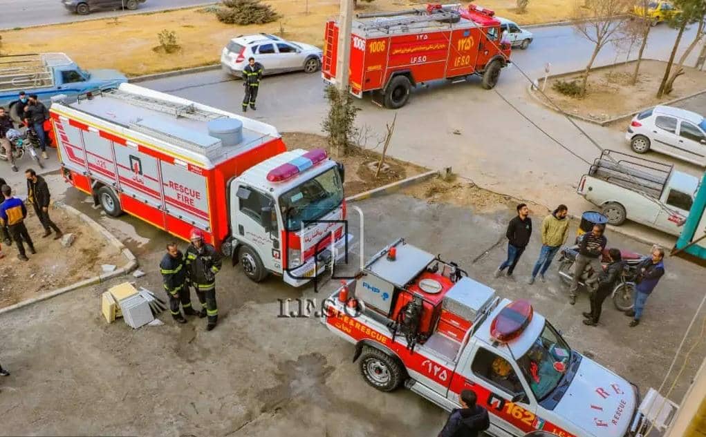 نجات سه نفر در انفجار منزل مسکونی در اصفهان توسط آتش نشانان