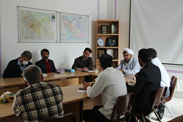 در اولین جلسه شورای معاونین اداره کل کتابخانه های عمومی استان اصفهان مطرح شد؛<br>ترویج فرهنگ کتاب و کتابخوانی ماموریت اصلی کتابخانه هاست
