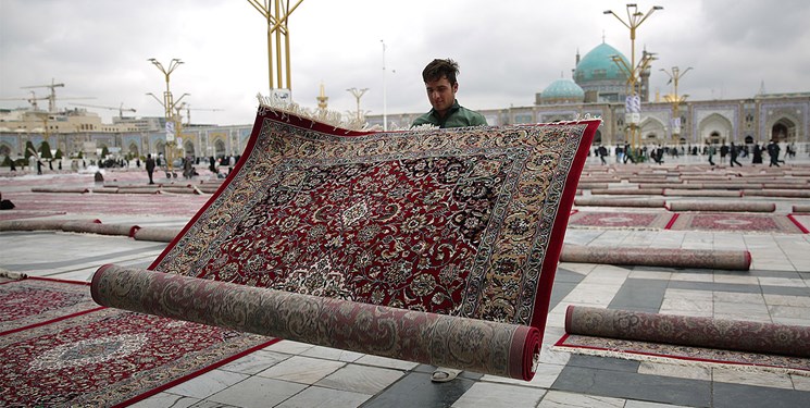 تار و پود دلمان را با فرش حرم رضوی در گذر فرهنگی چهار باغ اصفهان گره می‌زنیم