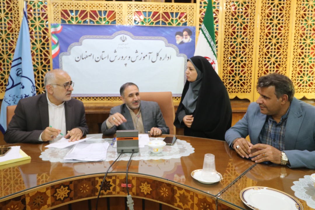 دکتر احمد لاشکی معاون پارلمانی وزارت آموزش پرورش اصفهان از جهت آموزشی نخبه پرور است