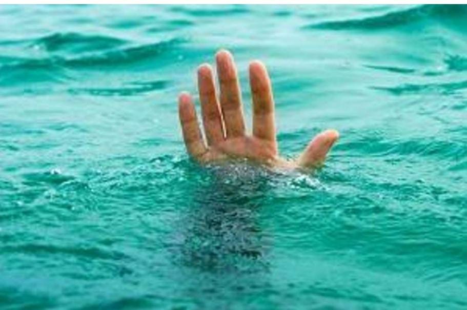 غرق شدن پدر پس از نجات فرزندش