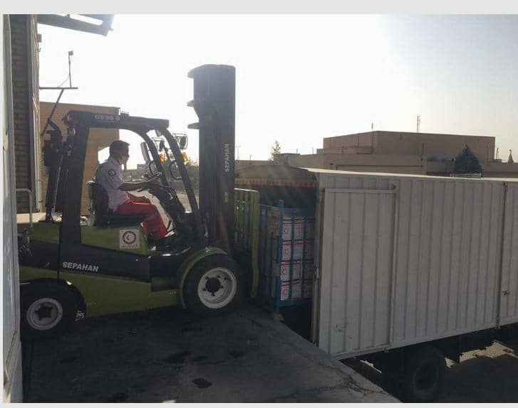 ارسال یک هزار بسته غذایی ۷۲ ساعته به منطقه زلزله زده هرمزگان توسط جمعیت هلال احمر استان اصفهان