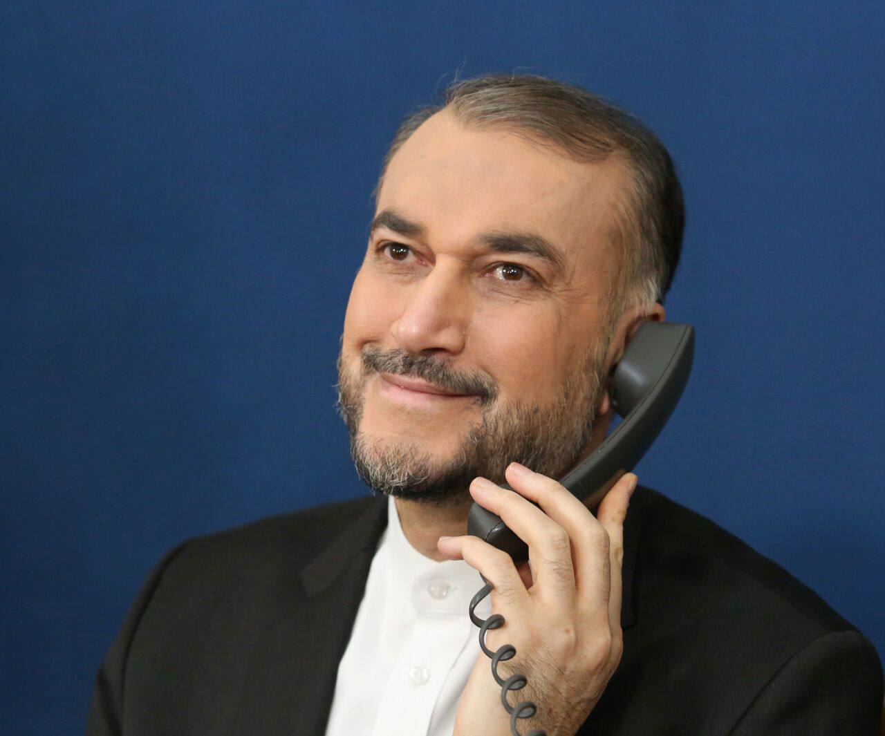 گفتگوی تلفنی وزیر امور خارجه کشورمان با رئیس سازمان حج و زیارت
