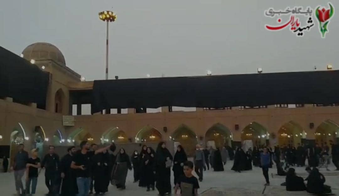 گزارش خبرنگار پایگاه خبری شهید یاران از حضور گروه زیارتی خادم الرضا در مسجد سهله