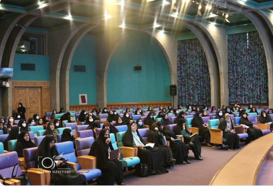 برگزاری سلسله نشست آموزش شاخص های الگوی زن مسلمان در اصفهان