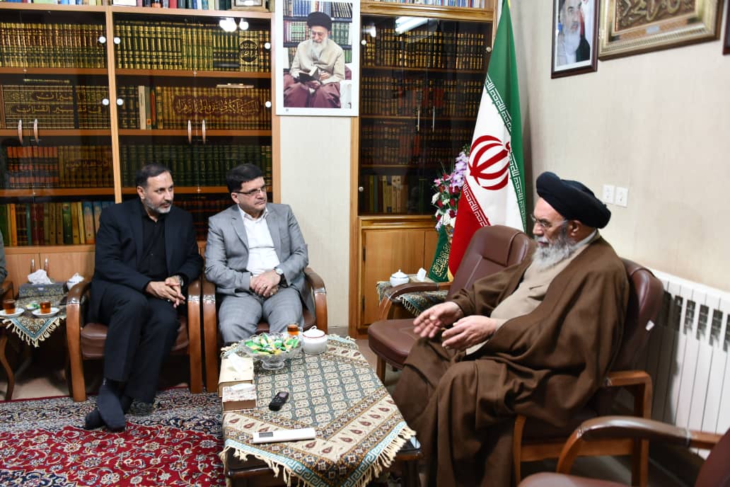 دیدار قائم‌مقام وزیر صنعت، معدن و تجارت در امور بازرگانی/پای حکومت اسلامی باید ایستادگی کرد