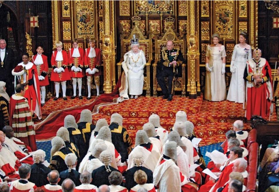 سلطنت در دموکراسی؛ ساختار حکومتی ارتجاعی و متناقض در بریتانیا