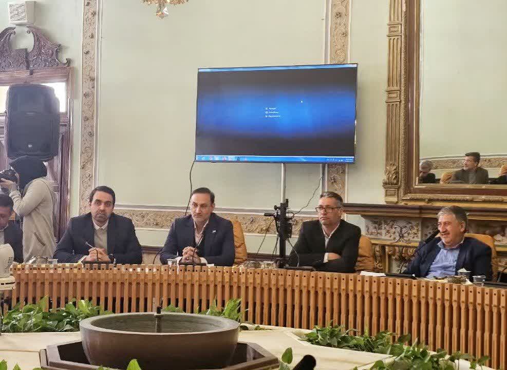 رئیس کمیسیون فرهنگی، اجتماعی و ورزشی شورای اسلامی استان اصفهان در نشست مشورتی روسای کمیسیون‌های فرهنگی شورای اسلامی عنوان کرد:زمینه‌های فرهنگی اجتماعی شهر و روستا می‌تواند پایگاه اقتصاد پایدار ایجاد کند