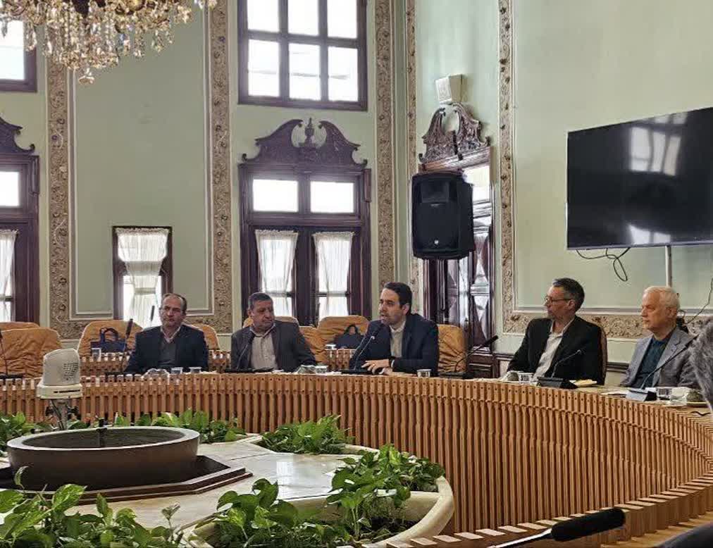 رئیس کمیسیون فرهنگی، اجتماعی و ورزشی شورای اسلامی شهر اصفهان در نشست مشورتی روسای کمیسیون‌های فرهنگی شورای اسلامی مطرح کرد:لزوم سنجش اثرگذاری و اثربخشی فعالیت‌های فرهنگی