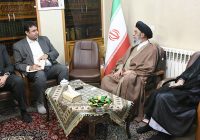 نماینده ولی فقیه وامام جمعه اصفهان دردیداربا مدیر شعب بانک قرض‌الحسنه مهر ایران عنوان کرد: مردم به قرض الحسنه اهمیت می دهند