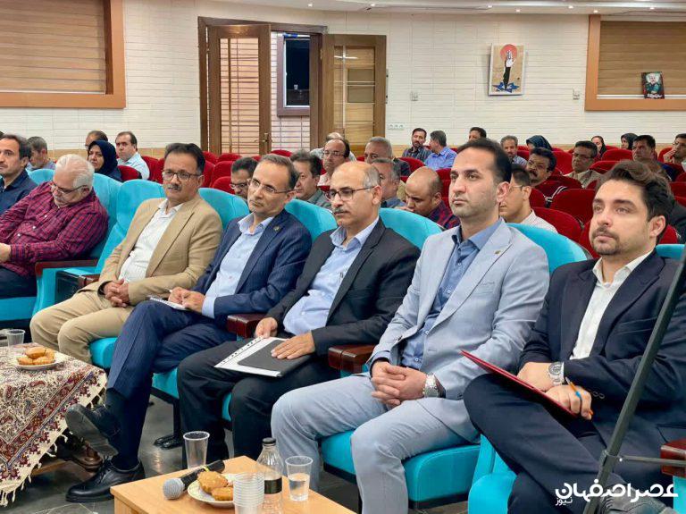 سرپرست مخابرات منطقه اصفهان عنوان کرد:باهمدلی وهمکاری وتلاش ،موانع رفع می شود