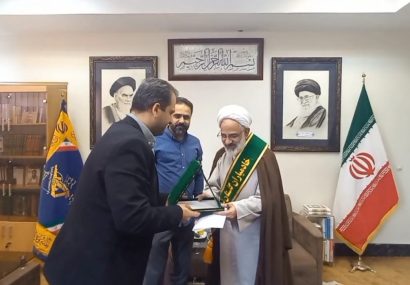 حجه الاسلام و المسلمین حاجی صادقی نماینده محترم ولی فقیه در سپاه پاسداران انقلاب اسلامی به جمع خادمیاران افتخاری شهدای کشور پیوست