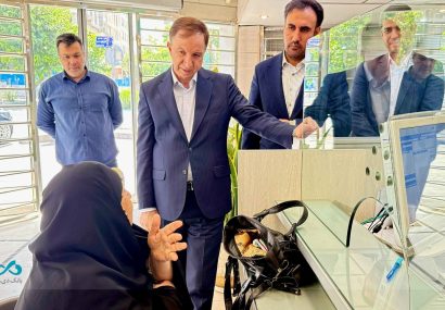 مدیرعامل بانک دی در بازدید از شعب این بانک بر پشتیبانی بانک دی از تولید داخل خبر داد