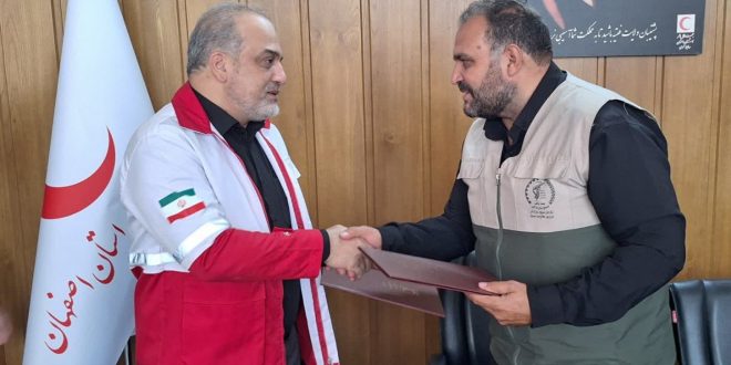  تفاهم‌ نامه همکاری مشترک بین بسیج سازندگی و جمعیت هلال‌احمر استان اصفهان منعقد شد