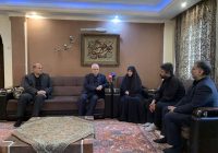 در دیدار رئیس بنیاد شهید و امور ایثارگران با خانواده شهید هاشمی عنوان شد: روایت زندگی شهدا به صورت کتاب جمعآوری خواهد شد/بنیاد شهید به طور جد حقوق خانوادههای شهدا را دنبال میکند