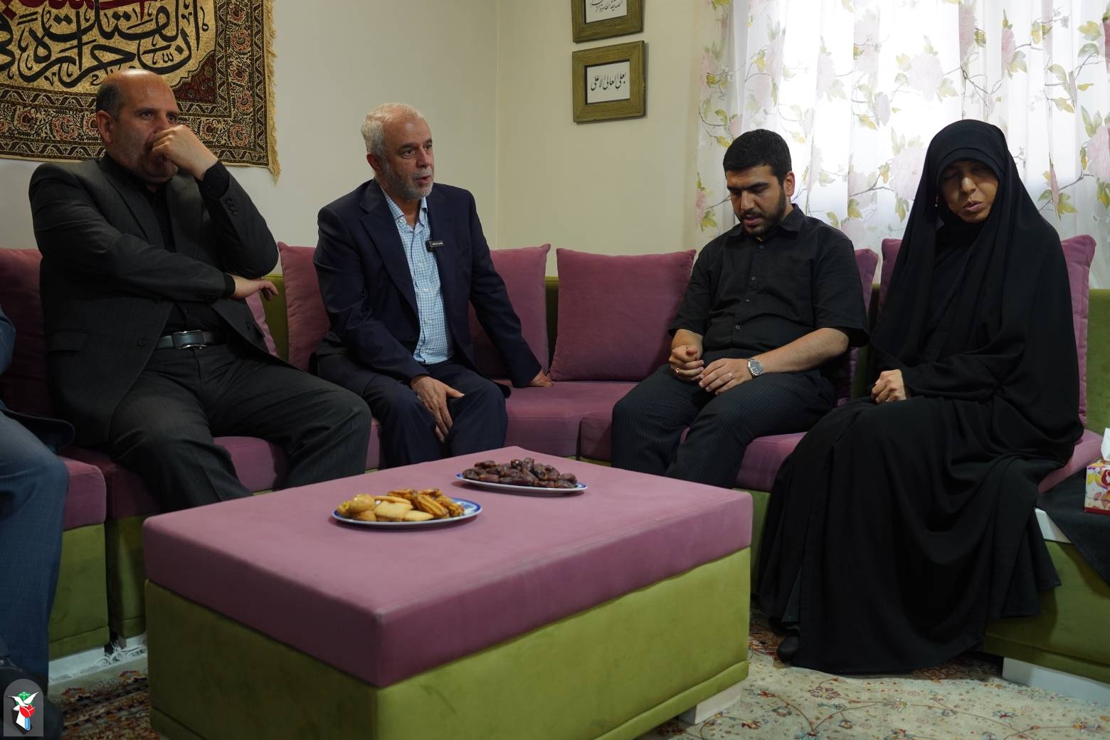 معاون رییس جمهور و رییس بنیاد شهید و امور ایثارگران در دیدار با خانواده شهید صابری مطرح کرد:علت پیروزی ما انسجام و وحدت بین مردم بود