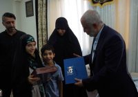 معاون رییس جمهور و رییس بنیاد شهید و امور ایثارگران در دیدار خانواده شهید پوررجبی عنوان کرد: خون پاک شهدا مایه عزت و افتخار برای ملت ایران شد / ویژگیهای اخلاقی شهدا باید ثبت و ضبط شود