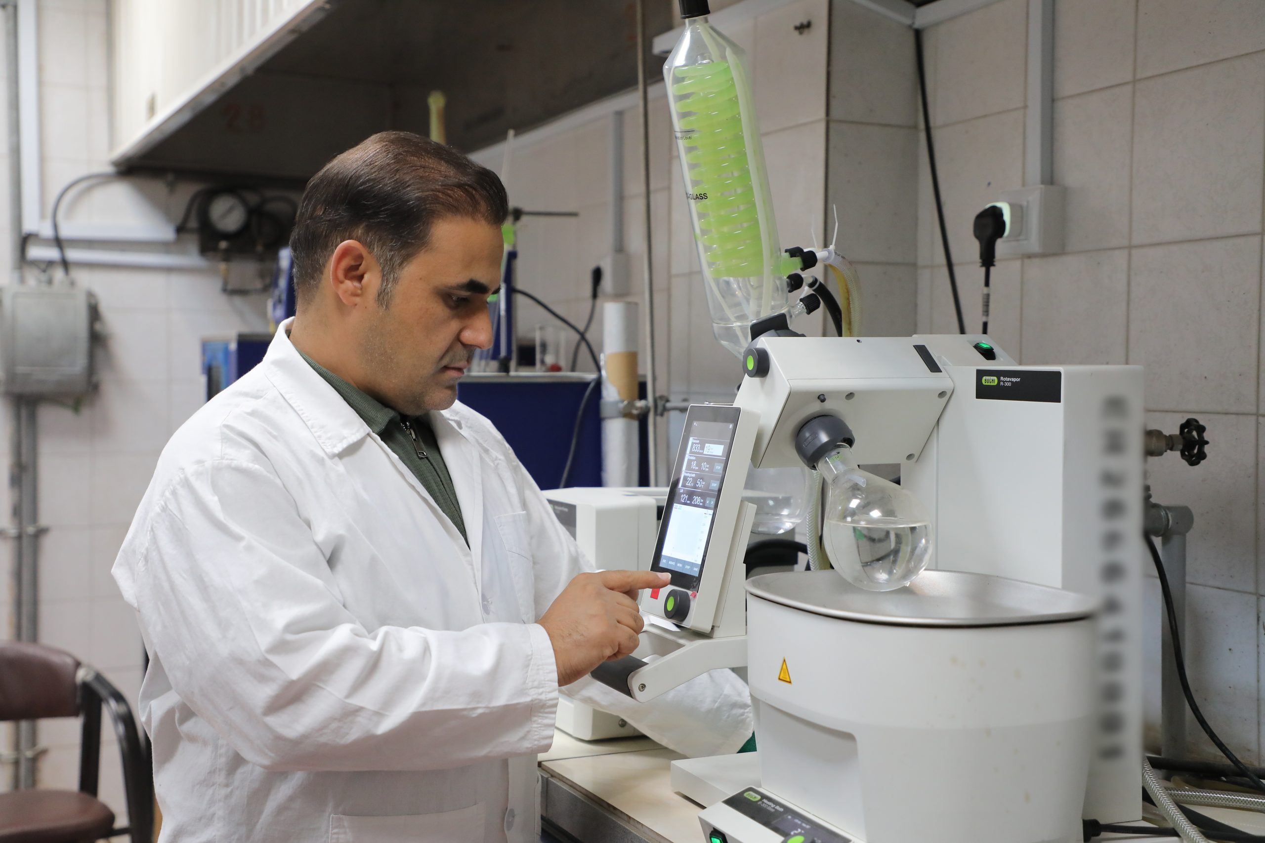  ۱۰۰۰ لیتر مخلوط الکلی خالص از الکل بی کیفیت ضایعاتی درپالایشگاه اصفهان فرآوری شد