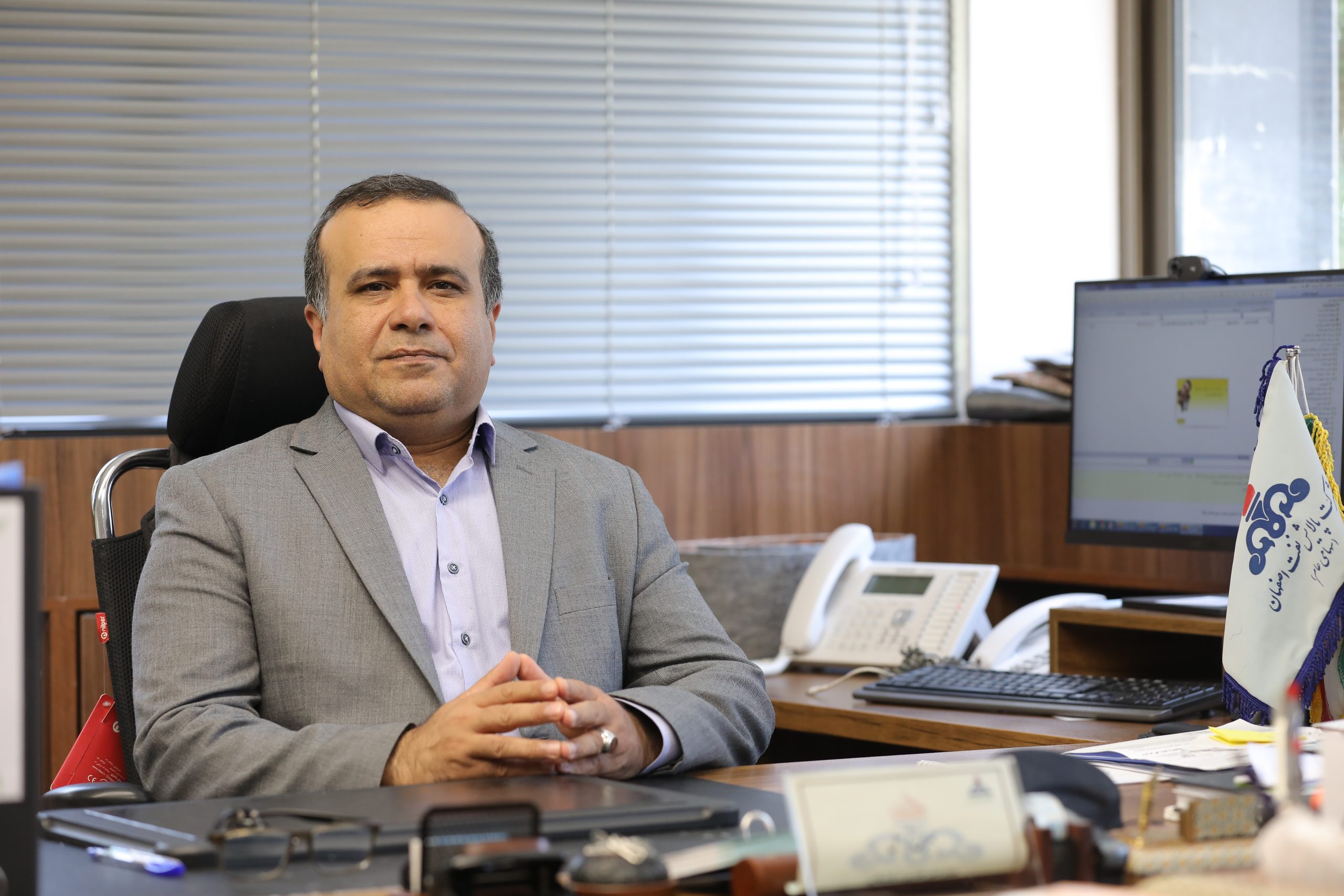 مدیراداری و پشتیبانی شرکت پالایش نفت اصفهان درراستای توجه به شعار سال سرمایه گذاری برای تولید درگفتگو با خبرنگار شهید یاران خبرداد: حفظ سرمایه های انسانی و توجه به  نیروی کارمهمترین هدف پالایشگاه اصفهان درارتقاء برندینگ است  