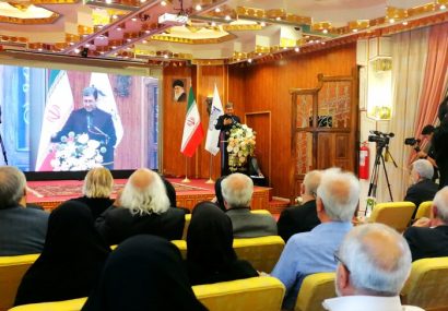  استاندار اصفهان عنوان کرد: جوانان خلاق باید با تجارب استادان هنر پیوند بخورند