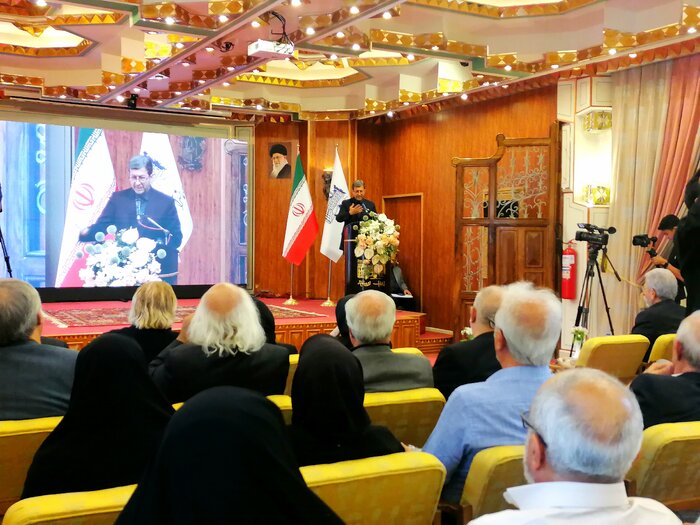  استاندار اصفهان عنوان کرد: جوانان خلاق باید با تجارب استادان هنر پیوند بخورند