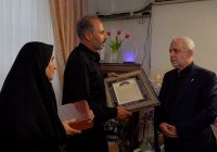  معاون رئیس جمهور در دیدار خانواده شهید لاله عنوان کرد: انسجام و وحدت مردم ثمره خون شهداست
