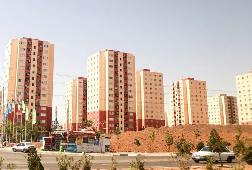 صاحب امتیاز پایگاه خبری شهید یاران عنوان کرد : خانه‌دار شدن رویای دور از دسترس: بحرانی که جمعیت، فرزندآوری و بافت اجتماعی را تهدید می‌کند