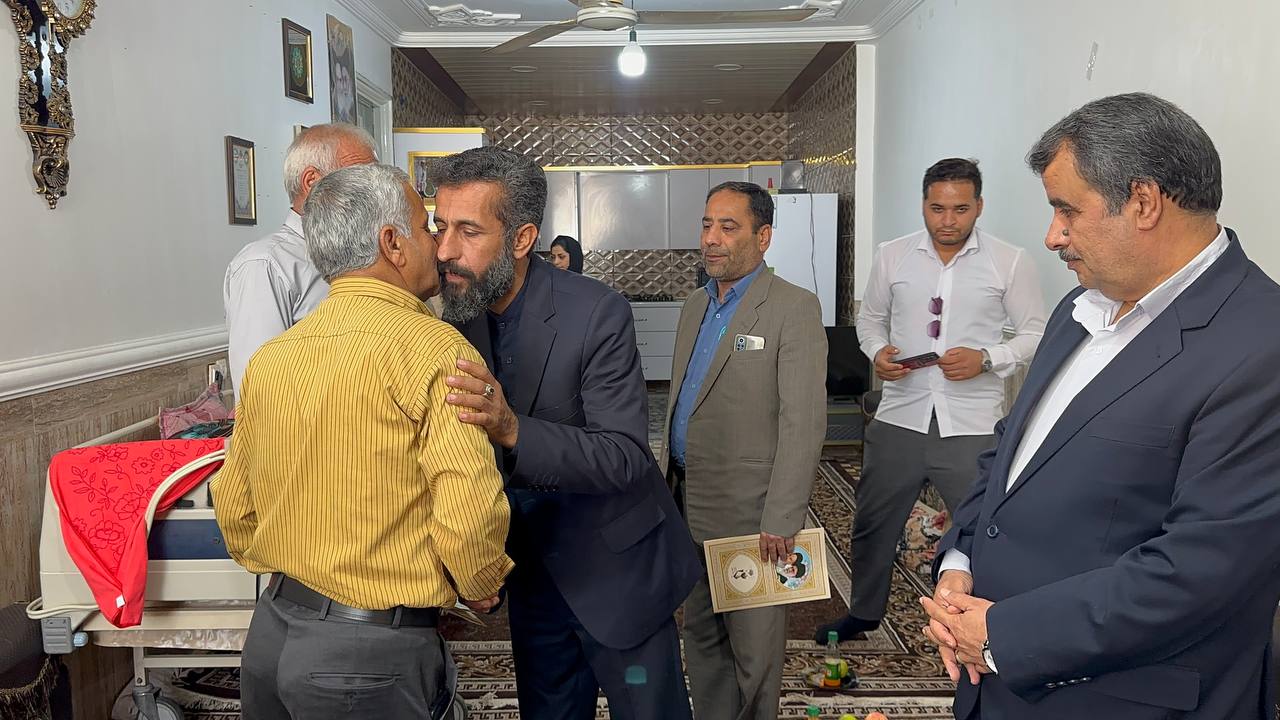پیام عهد با حماسه دیدار تکریمی مشاور امور ایثارگران بانک دی با جانباز هشت‌سال دفاع مقدس؛