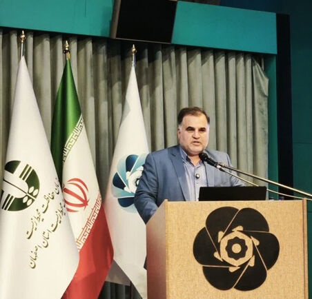 مدیرکل محیط زیست اصفهان عنوان کرد: تصمیمهای سخت برای حفظ منابع آب اجتنابناپذیر است/ صنایع بزرگ باید ناوگان خود را برقیسازی کنند