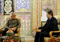 در دیدار با سفیر اندونزی عنوان شد: تاکید استاندار اصفهان بر لزوم تقویت دیپلماسی عمومی میان ایران و اندونزی در دیدار با سفیر اندونزی عنوان شد: تاکید استاندار اصفهان بر لزوم تقویت دیپلماسی عمومی میان ایران و اندونزی