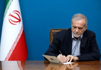 پیام تسلیت دکتر پزشکیان در پی درگذشت مادر شهیدان والامقام «معینی نجفآبادی»