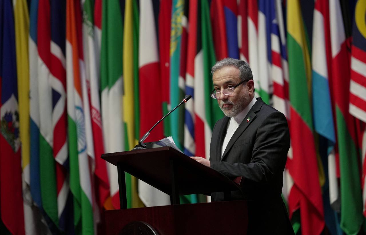 وزیر امور خارجه در اجلاس سازمان منع سلاح‌های شیمیایی عنوان کرد: زورگویی نظامی جای قانون را در جهان گرفته است