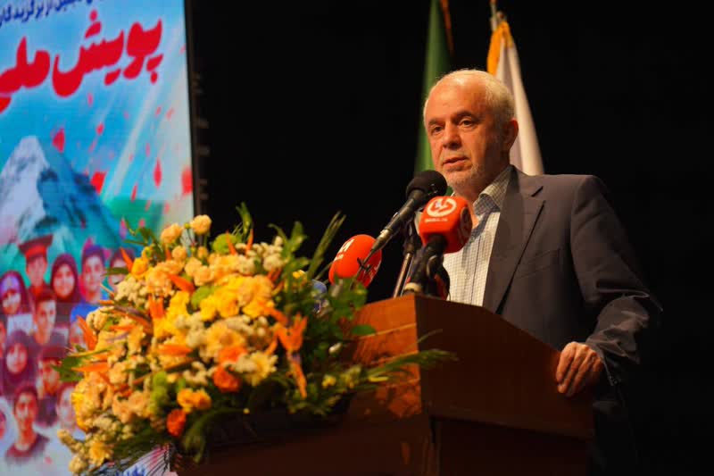 رئیس بنیاد شهید و امور ایثارگران عنوان کرد: پویش ملی ایثار «من مینویسم زمینهساز شکوفایی استعدادهای دانشآموزان شاهد/ دانشآموزان شهید تاریخساز انقلاب در دوران دفاع مقدس/شرکت بیش از ۸ هزار دانشآموز در پویش ملی ایثار «من مینویسم