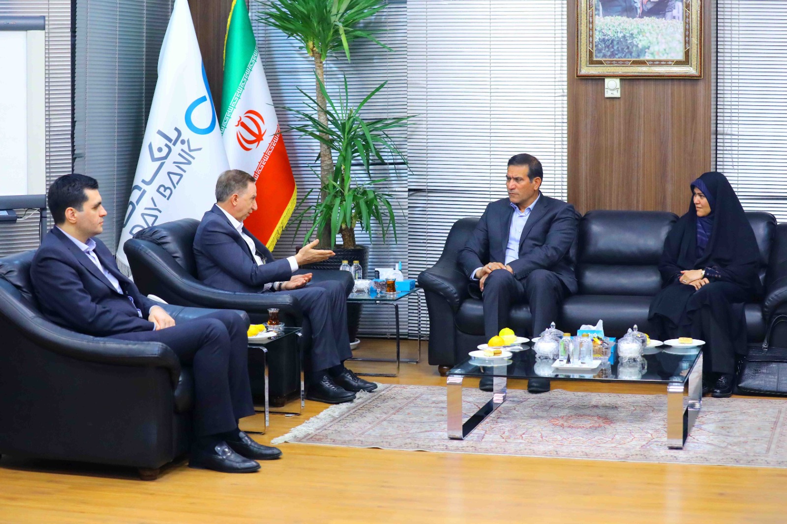 تأکید بر تعامل مجلس و شبکه بانکی در دیدار خدادادی با مدیرعامل بانک دی
