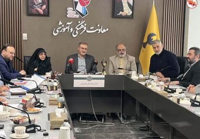  در نشست «کنگره ملی شهدای غریب در اسارت» مطرح شد: کتاب «من زنده‌ام» مورد توجه خانواده‌های شهدا قرار گرفته است/ تاکید بر حفظ یاد و نام شهدای غریب در اسارت