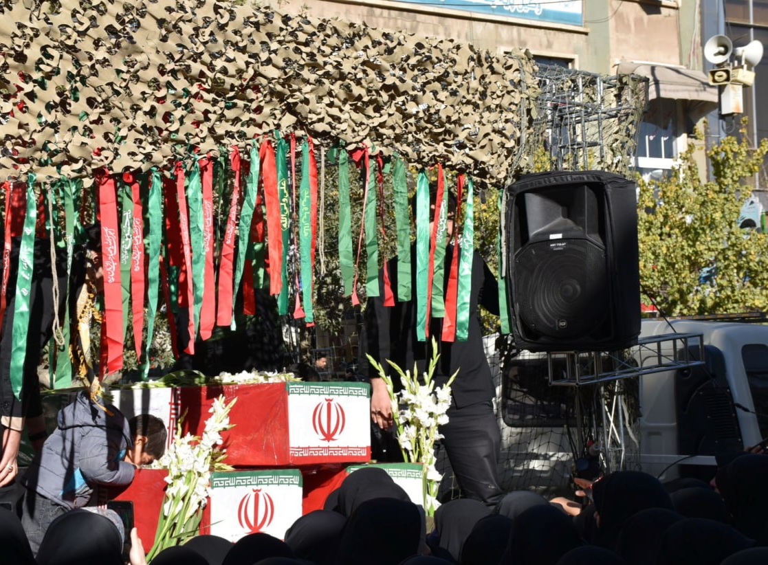 گزارش تصویری تشییع باشکوه پیکر شهدای گمنام در سنندج با حضور مردم و مسئولان: