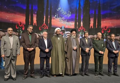 رئیس بنیاد شهید و امور ایثارگران در اصفهان بیان کرد: اصفهان نقطه آغاز تحول ملی و پیشتاز نوآوری در ترویج فرهنگ ایثار و شهادت/ تبدیل جنگ سخت دیروز به جنگ ترکیبی و شناختی امروز