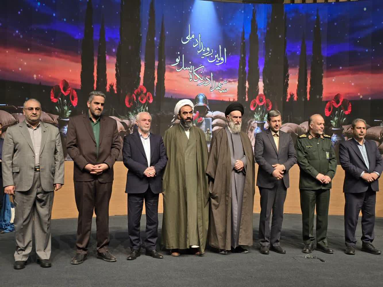 رئیس بنیاد شهید و امور ایثارگران در اصفهان بیان کرد: اصفهان نقطه آغاز تحول ملی و پیشتاز نوآوری در ترویج فرهنگ ایثار و شهادت/ تبدیل جنگ سخت دیروز به جنگ ترکیبی و شناختی امروز