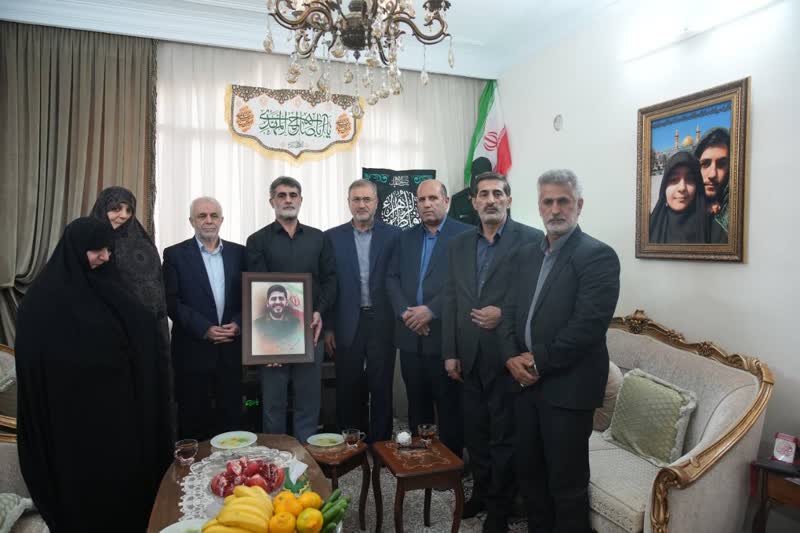  رئیس بنیاد شهید و امور ایثارگران عنوان کرد:خواسته خانواده‌های شهدای اقتدار؛ دفاع از آرمان‌های شهدا است/ روایتگری زندگی شهدا زمینه‌ای برای گسترش ترویج فرهنگ ایثار و شهادت