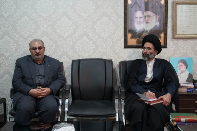  دیدارسرپرست بنیاد شهید و امور ایثارگران استان اصفهان با امام جمعه کاشان و نماینده ولی‌فقیه در این منطقه