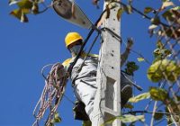 طی سال گذشته انجام شد؛ افزوده شدن بیش از ۱۰ هزار كیلومتر به شبكه توزیع برق كشور طی سال گذشته انجام شد؛ افزوده شدن بیش از ۱۰ هزار کیلومتر به شبکه توزیع برق کشور