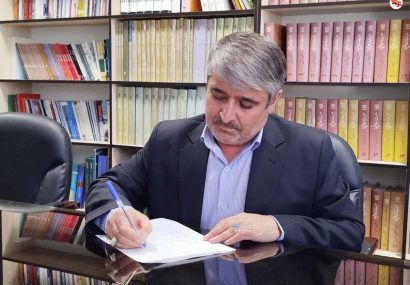 مدیرکل اسناد و انتشارات بنیاد شهید و امور ایثارگران عنوان کرد: مراسم رونمایی از ۲۴ عنوان کتاب وصیت‌نامه کامل شهدا و نسخه سایت «نوید شاهد» برگزار خواهد