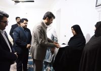 نماینده وزیر راه و شهرسازی با خانواده شهید اهل سنت سیستان و بلوچستان دیدار کرد