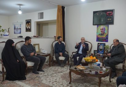 رئیس بنیاد شهید و امور ایثارگران مطرح کرد: تاکید مقام معظم رهبری (مدظله العالی) بر روایتگری زندگی شهدا/ وظیفه امروز جامعه انتقال ارزشهای شهدا به نسلهای آینده است