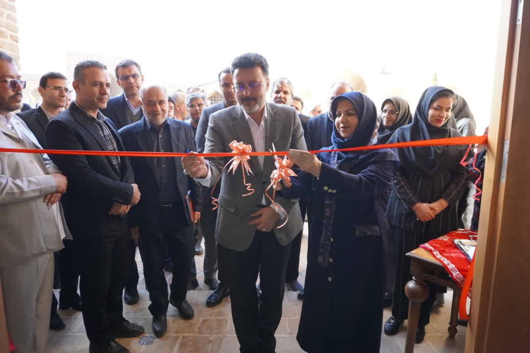 مدیر کل آموزش فنی و حرفه ای استان اصفهان عنوان کرد: گردشگری، هوش مصنوعی و انرژی های تجدید پذیر در اولویت برنامه های مراکز آموزش فنی و حرفه ای قرار گیرد