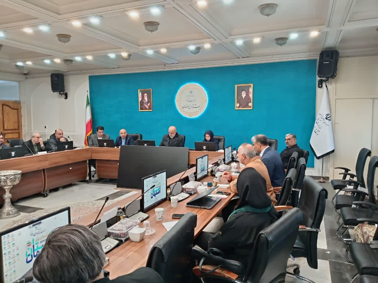 در راستای ارائه راهکارهای تحولی و  توسعه آموزش های فنی و حرفه ای؛  چهارمین جلسه کار گروه توسعه مهارت و پنجمین کنسرسیوم (ائتلاف) مهارت استان با حضور اعضاء در استانداری اصفهان برگزار گردید