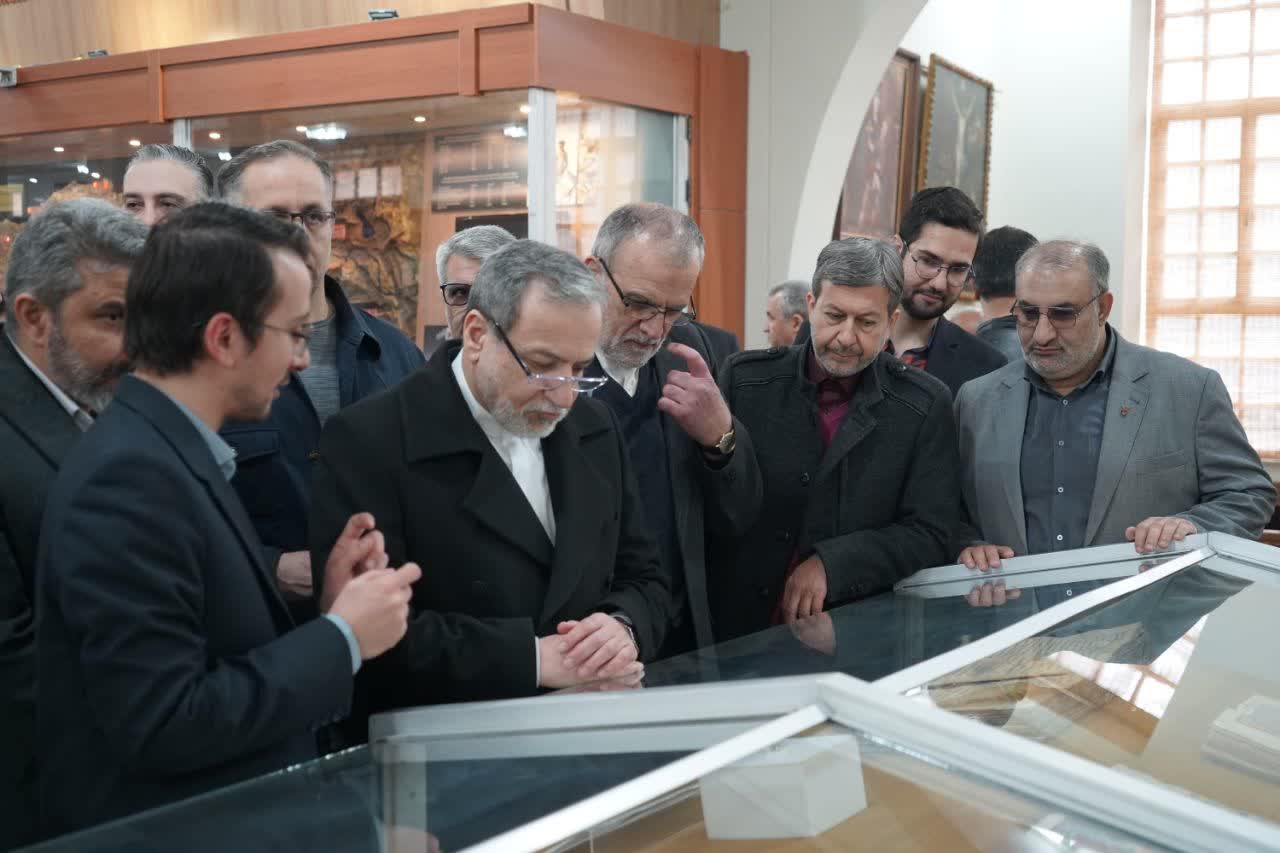  وزیر امور خارجه از موزه کلیسای وانک اصفهان بازدید کرد / گنجینه‌ای از تاریخ و فرهنگ مشترک