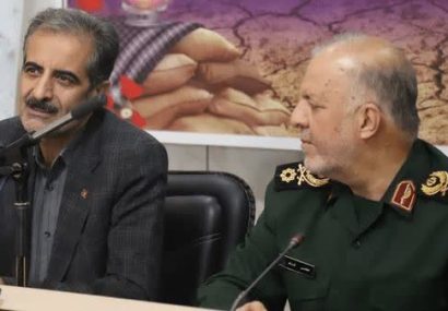  فرمانده سپاه صاحب الزمان (عج) دردیدار با مدیرکل راهداری استان اصفهان عنوان کرد: ۸۵۰۰۰ تن کالای اساسی در جنگ تحمیلی ۱۲روزه منتقل شد